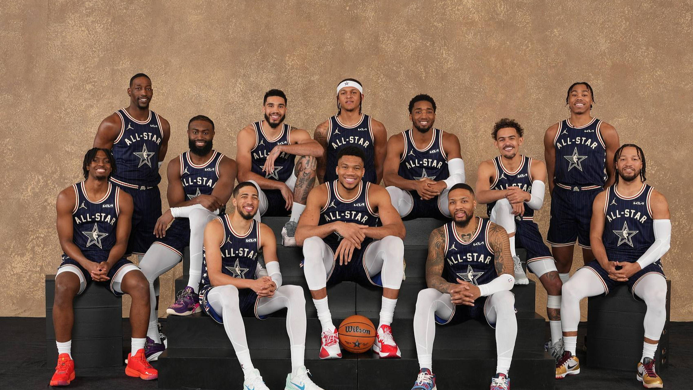 包含赛地聚焦——NBA季后赛今晨热度飙升，洛杉矶湖人外线爆发，话题不断，赛季目标并未改变的词条