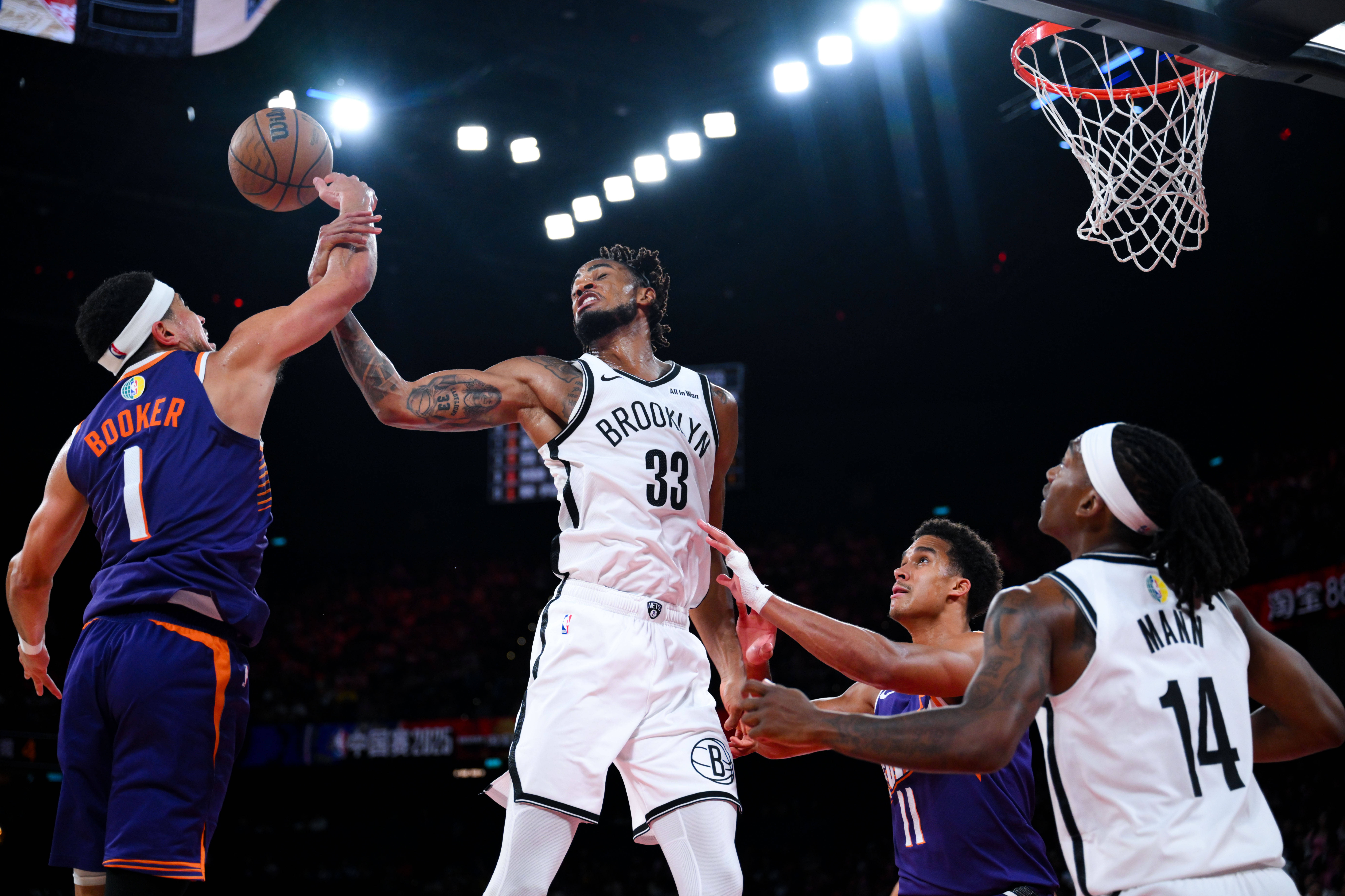 包含赛地聚焦——NBA季后赛今晨热度飙升，洛杉矶湖人外线爆发，话题不断，赛季目标并未改变的词条